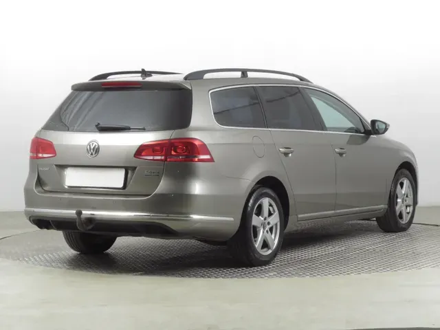 Volkswagen Passat Variant 2013 photo 4