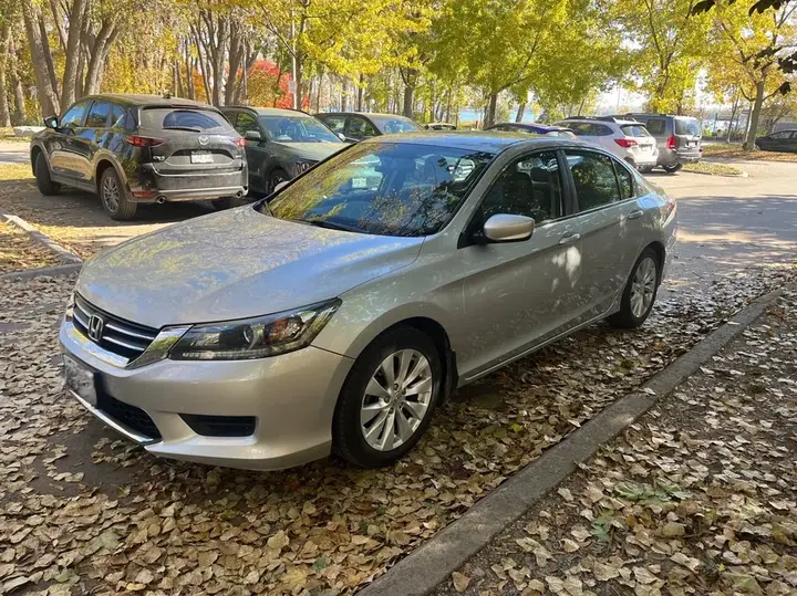Honda Accord 2013 photo 2
