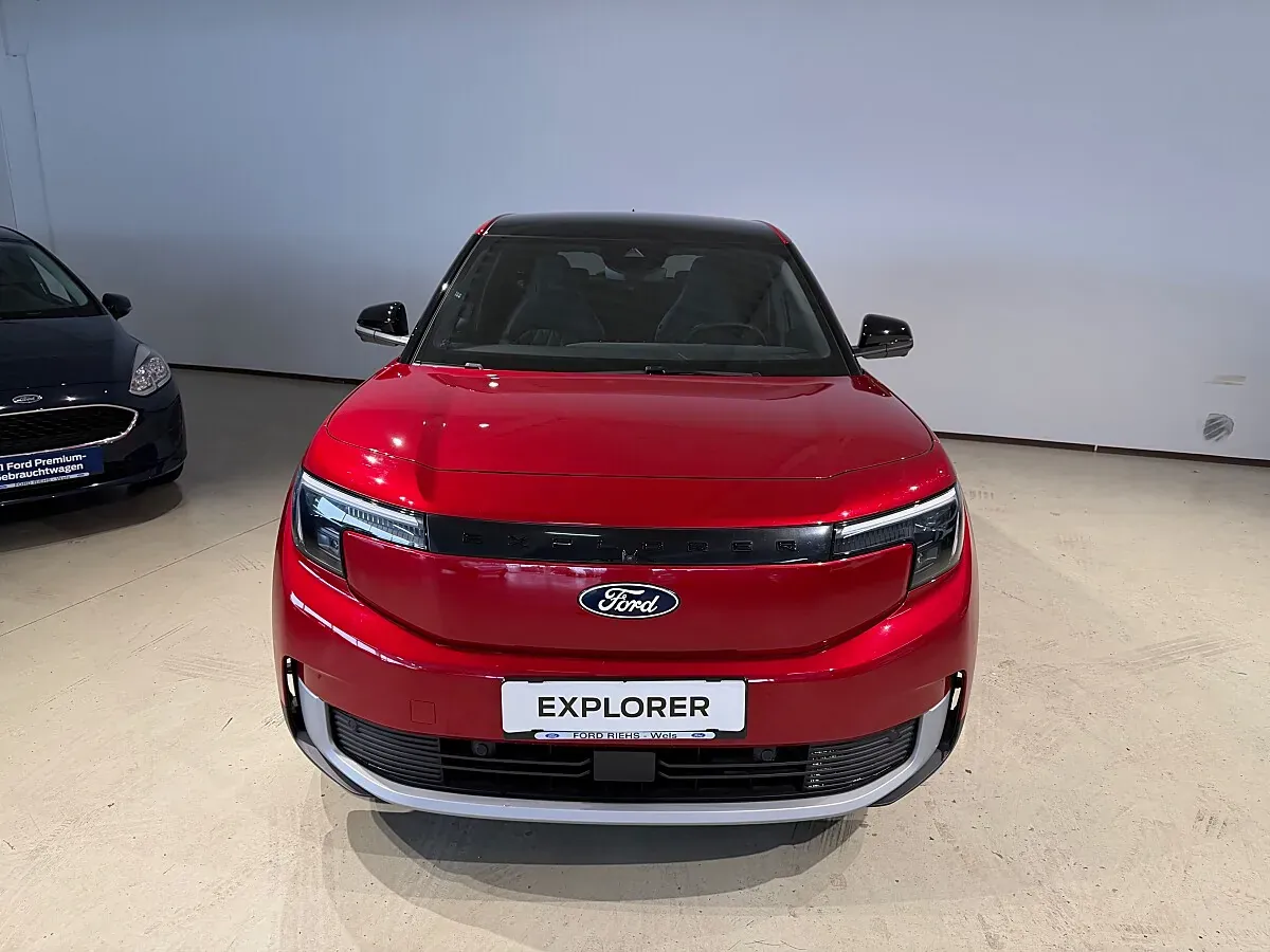 Ford Explorer photo 3