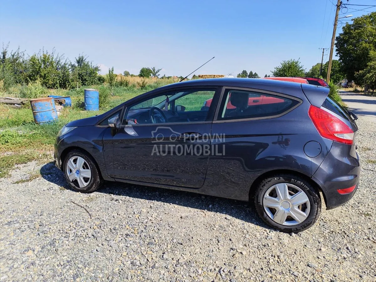 Ford Fiesta 2010 photo 4