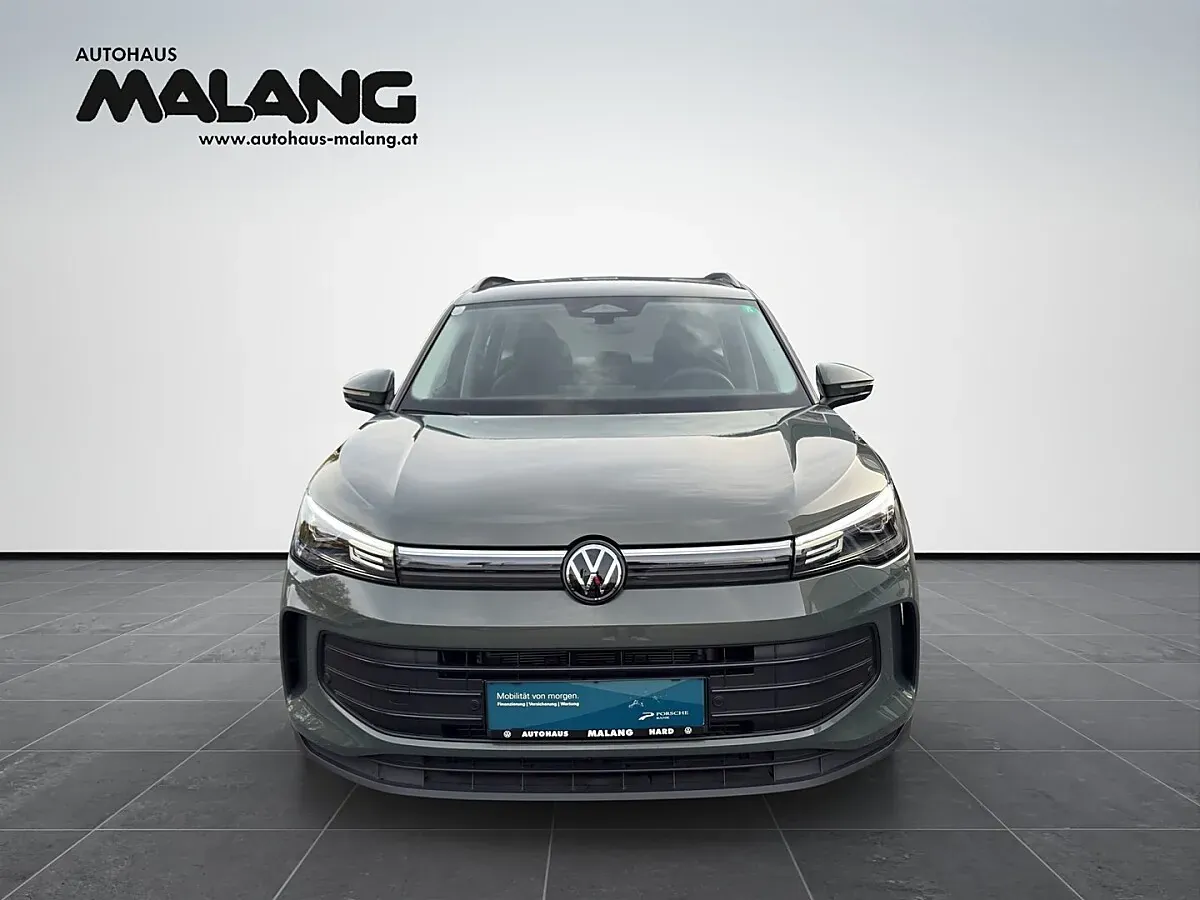 Volkswagen Tiguan 2024 photo 2