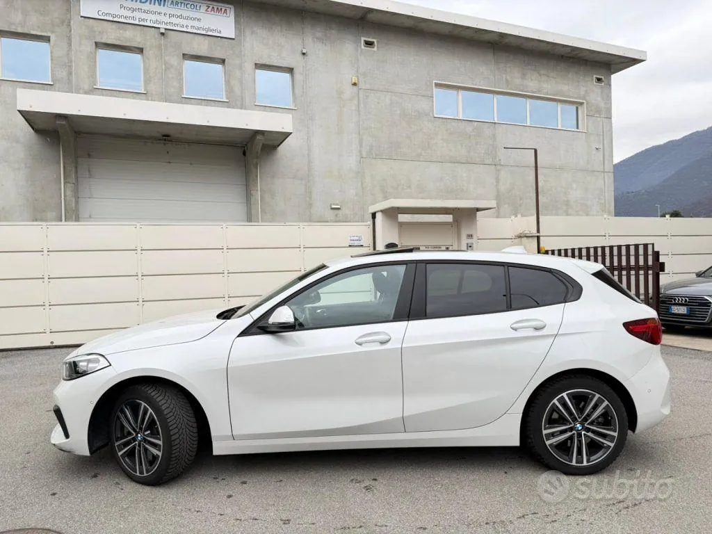 BMW 120D 2023 photo 2