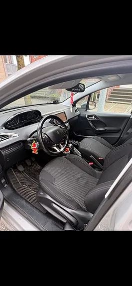 Peugeot 208 2016 photo 4