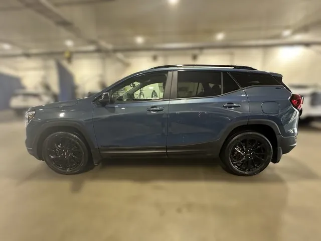 GMC Terrain 2024 photo 2