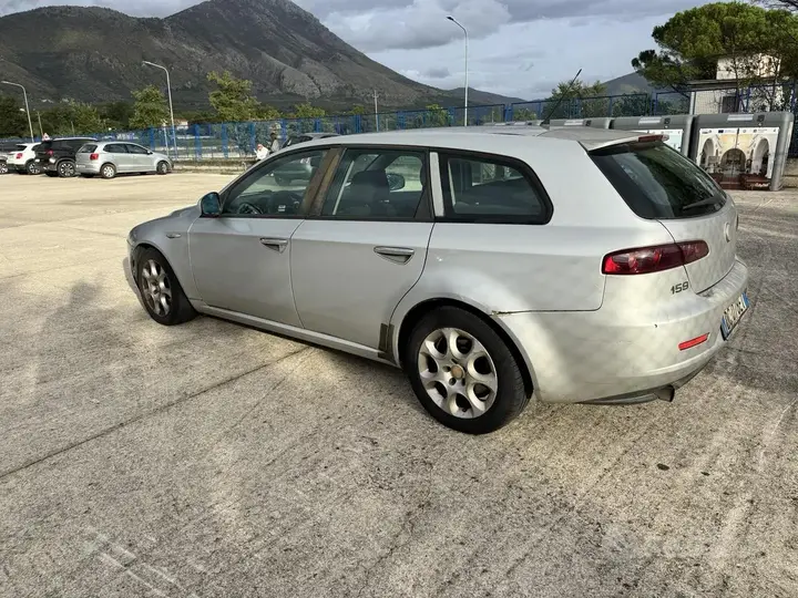 Alfa Romeo 159 2006 photo 2
