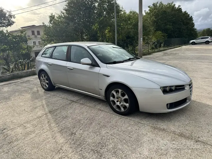 Alfa Romeo 159 2006 photo 4