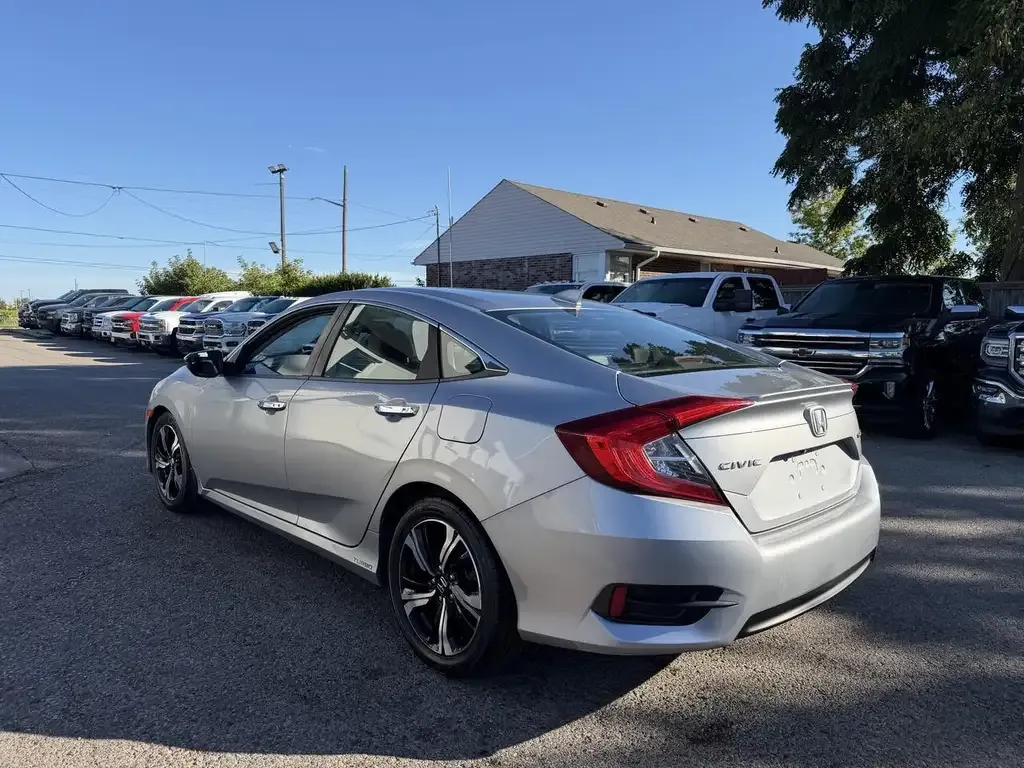 Honda Civic 2018 photo 5