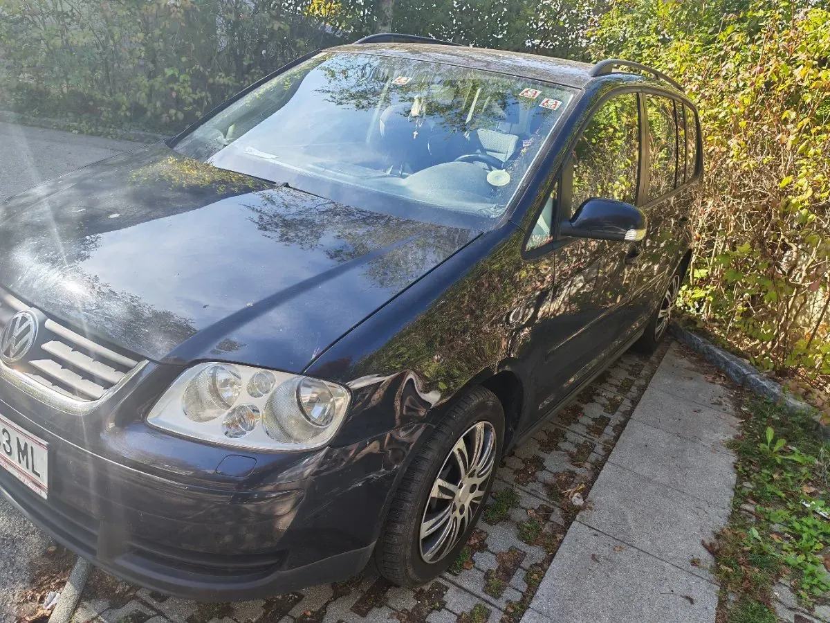 Volkswagen Touran 2006 photo 2