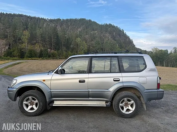 Toyota Land Cruiser 2002 photo 4