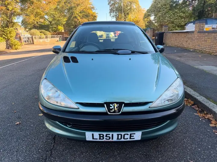 Peugeot 206 2001 photo 2
