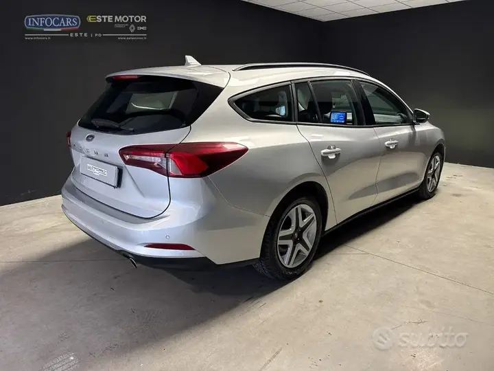 Ford Focus 2022 photo 4