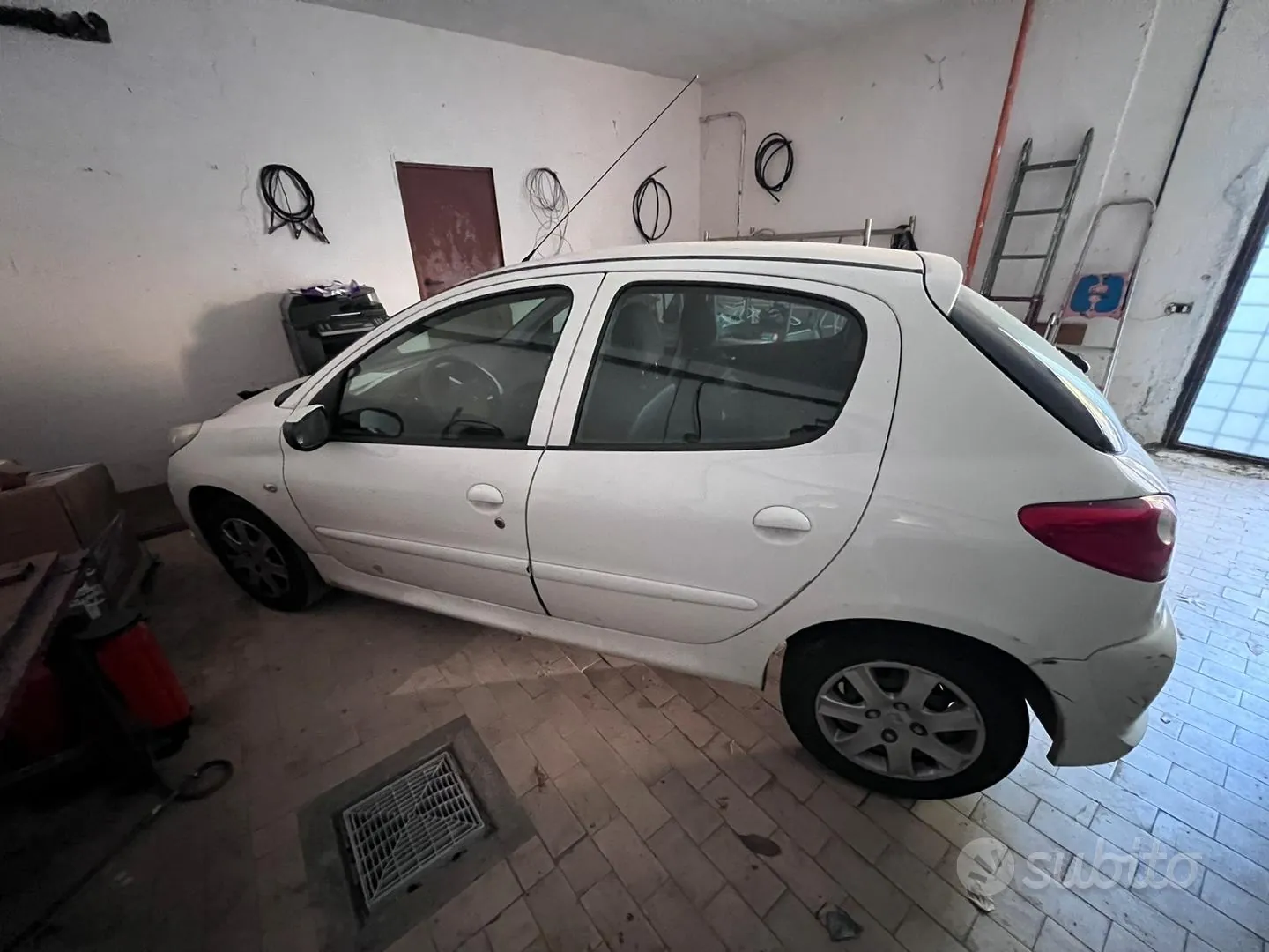 Peugeot 206 2012 photo 5
