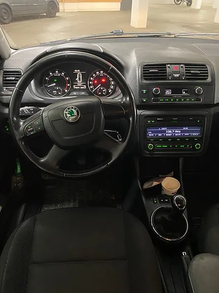 Skoda Fabia 2012 photo 3