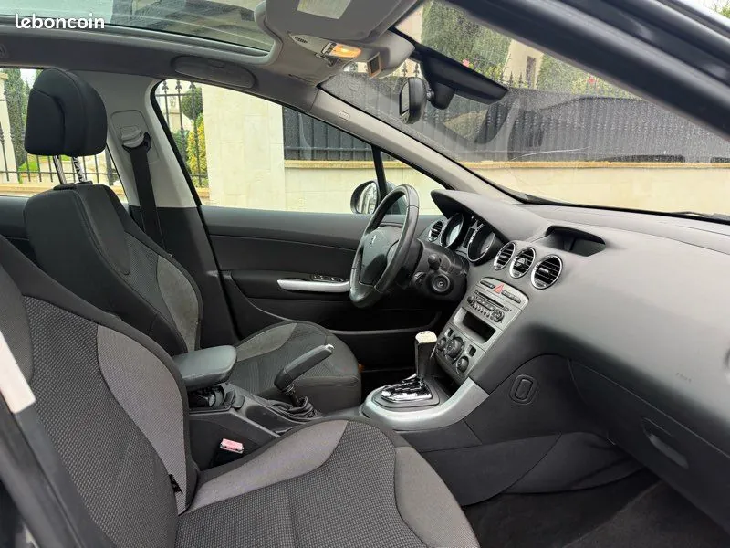 Peugeot 308 2008 photo 2