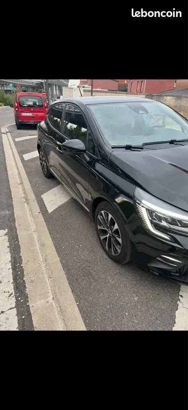 Renault Clio 2023 photo 2