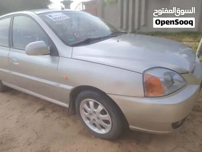 Kia Rio 2004 photo 4