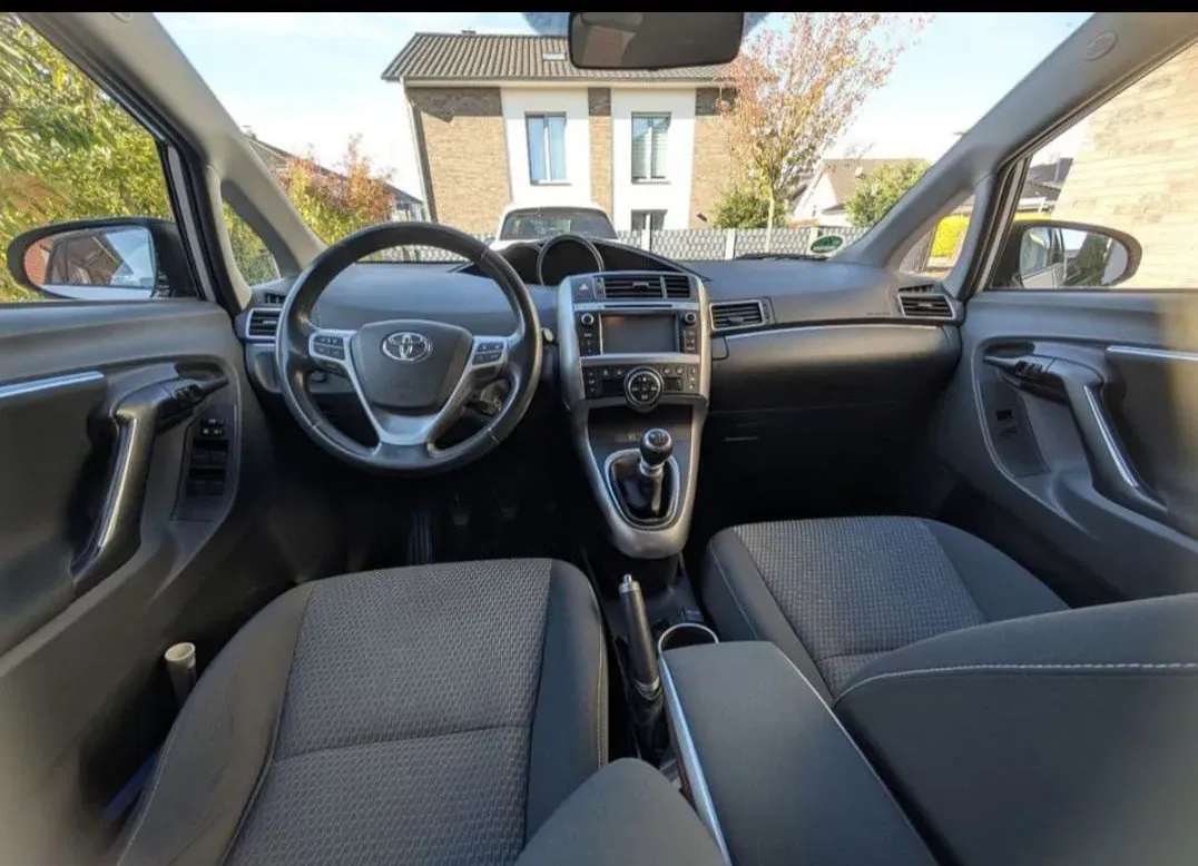 Toyota Verso 2014 photo 2