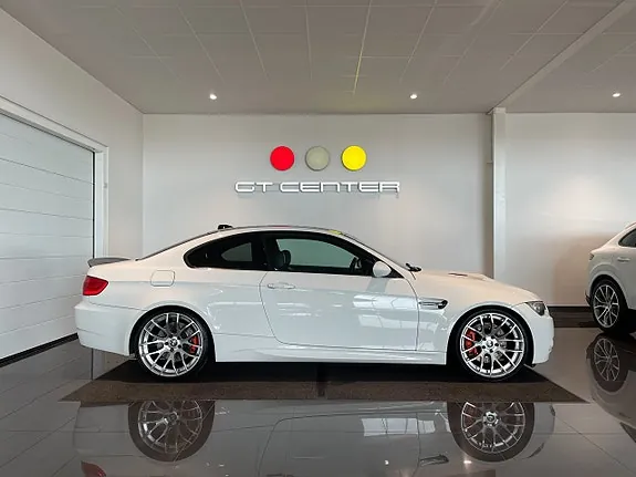 BMW M3 2009 photo 2