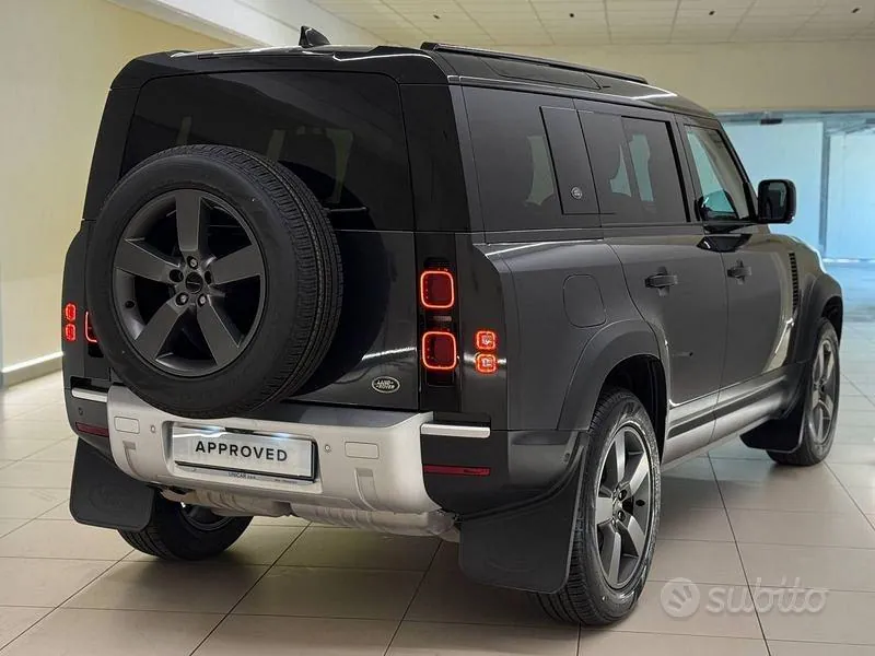 Land Rover Defender 2023 photo 2