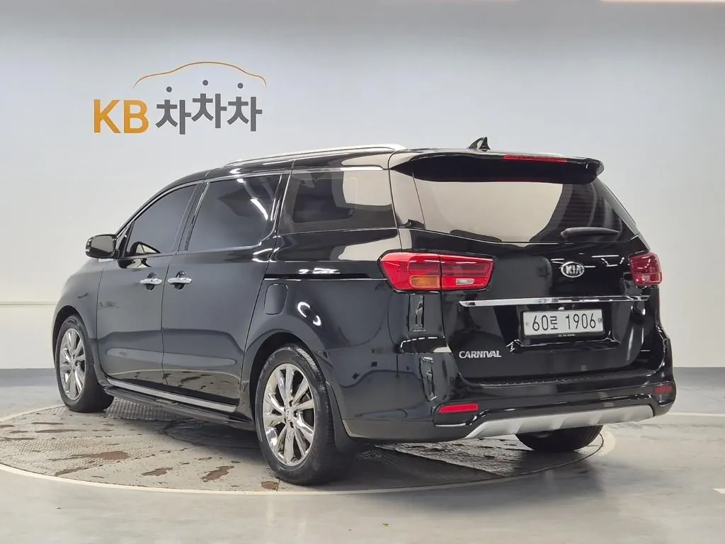 Kia Carnival 2019 photo 2