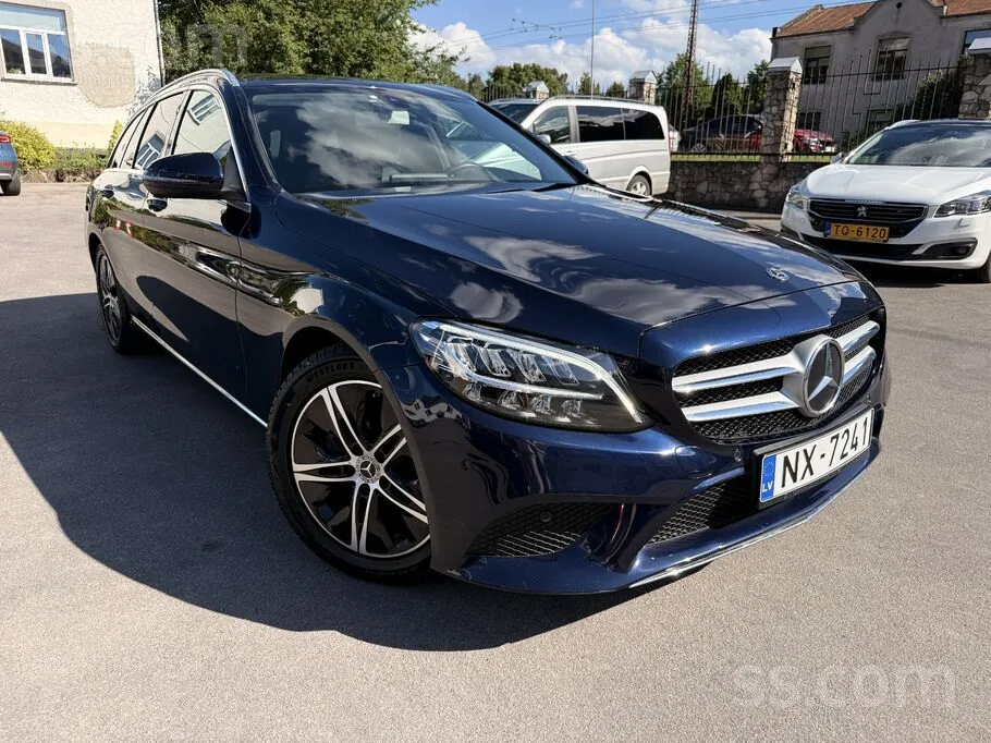Mercedes-Benz C180 2019 photo 2