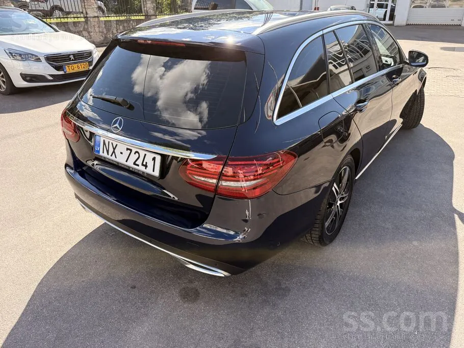 Mercedes-Benz C180 2019 photo 3