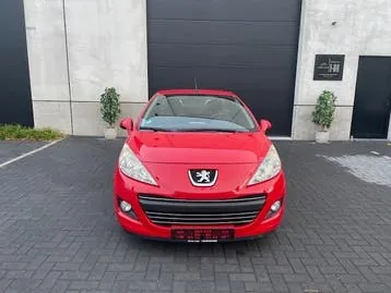Peugeot 207 2010 photo 2