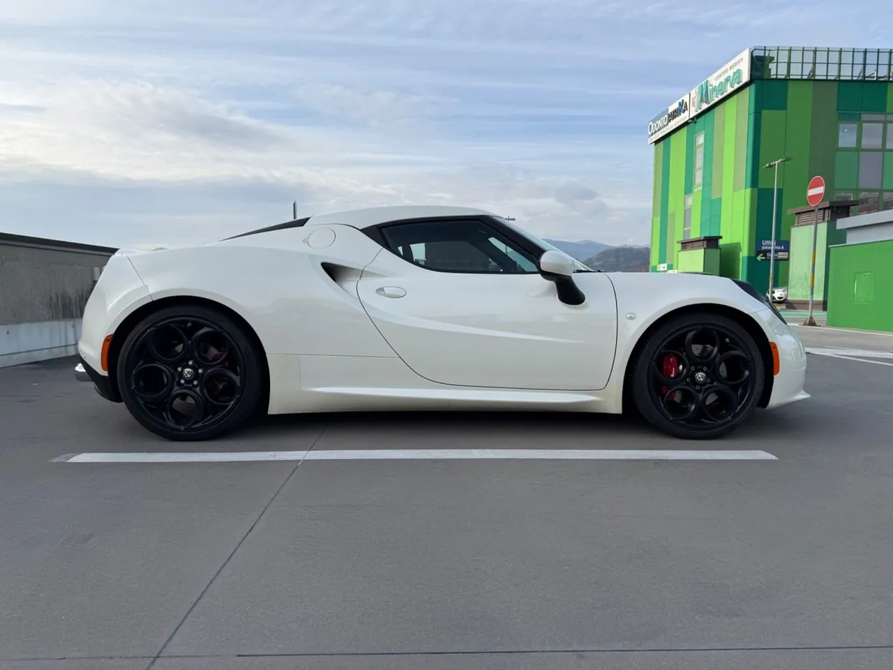 Alfa Romeo 4C 2016 photo 3