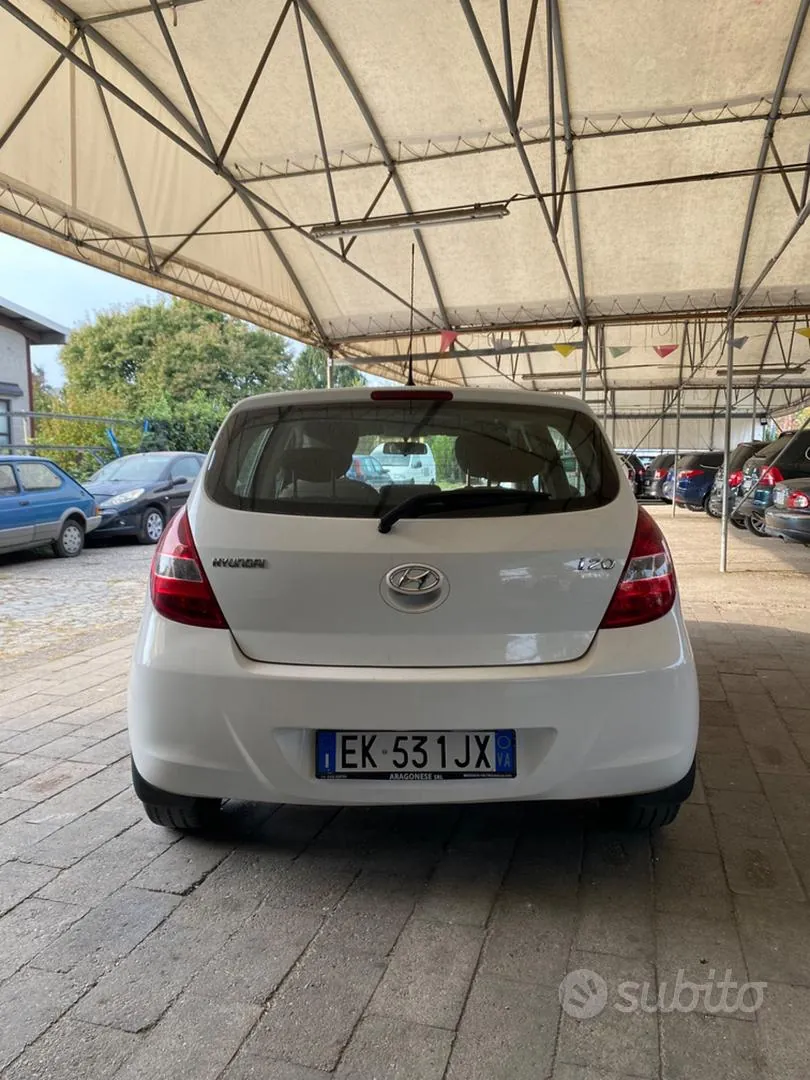 Hyundai I20 2011 photo 4