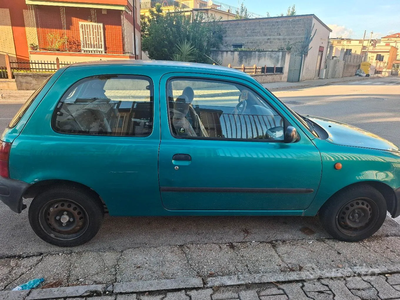 Nissan Micra 1997 photo 4