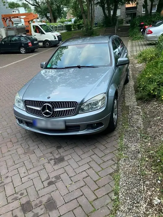 Mercedes-Benz C200