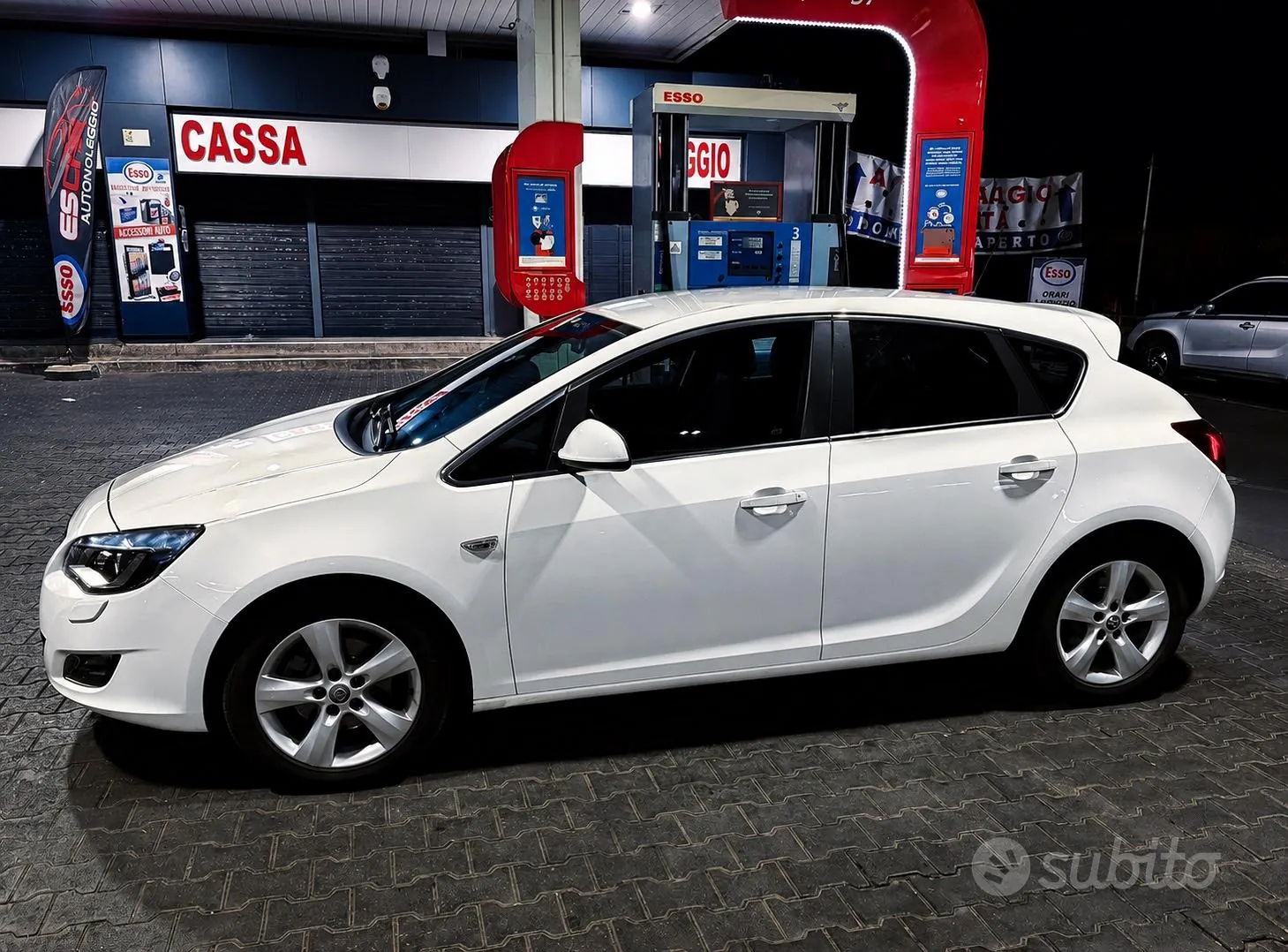 Opel Astra 2012 photo 3
