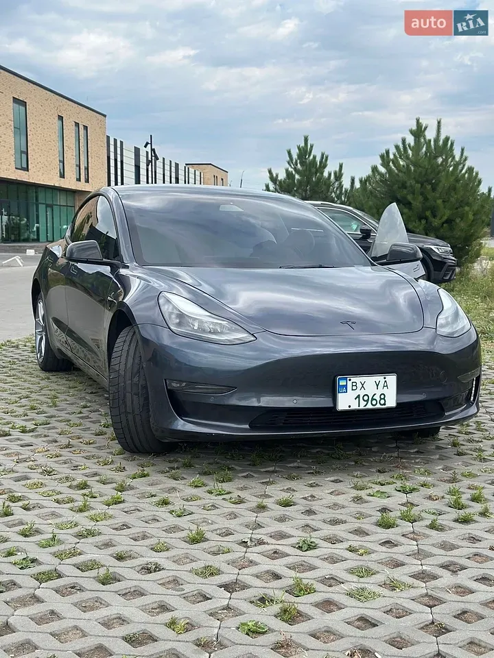 Tesla Model 3 2021 photo 2