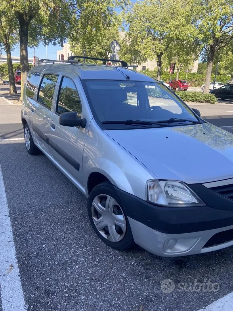 Dacia Logan 2007 photo 2