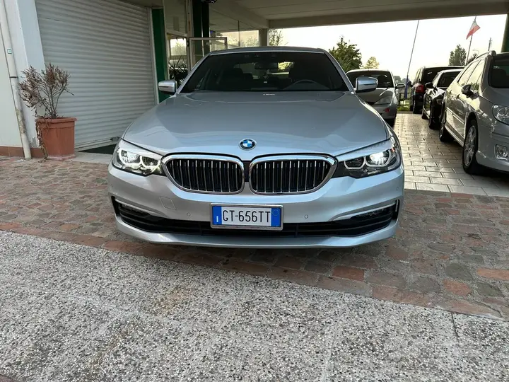 BMW 530E 2019 photo 2