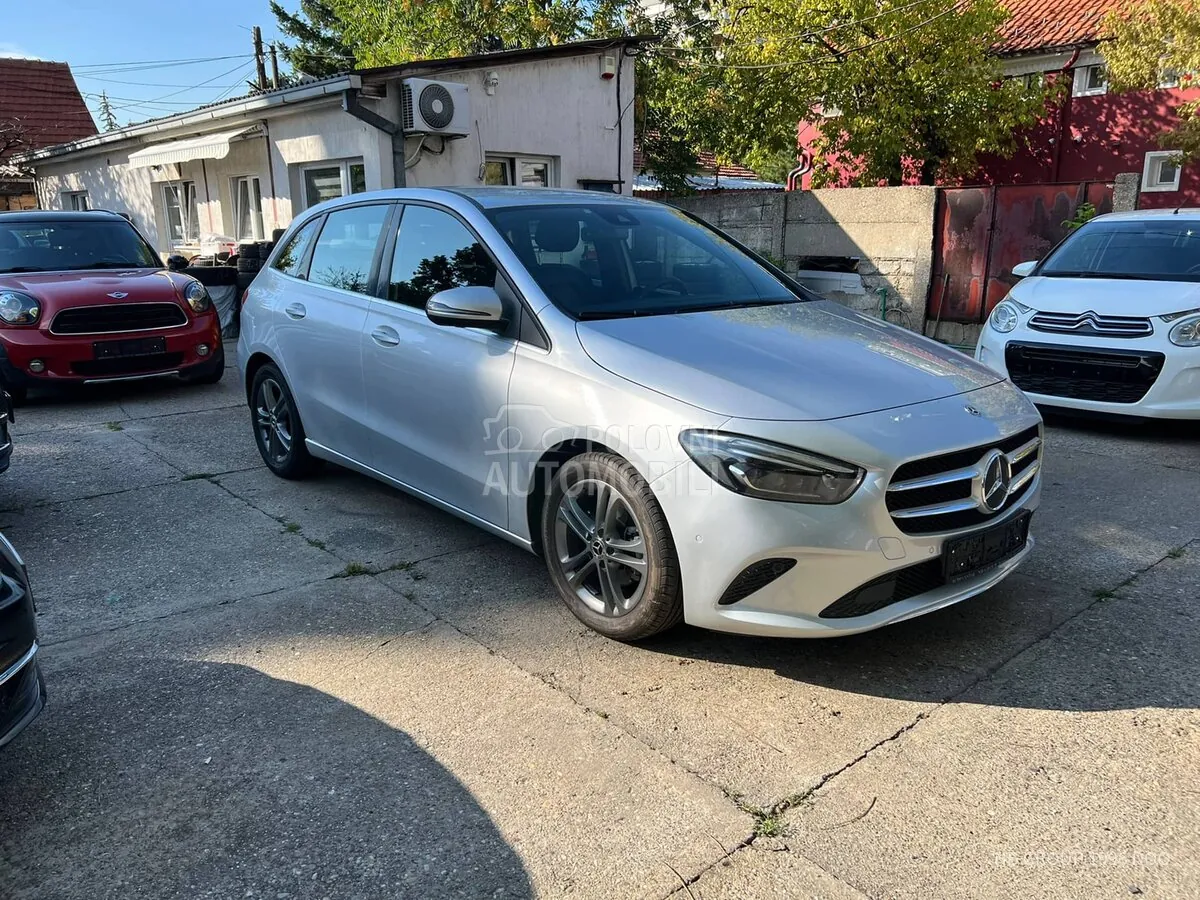 Mercedes-Benz B 180 2019 photo 3