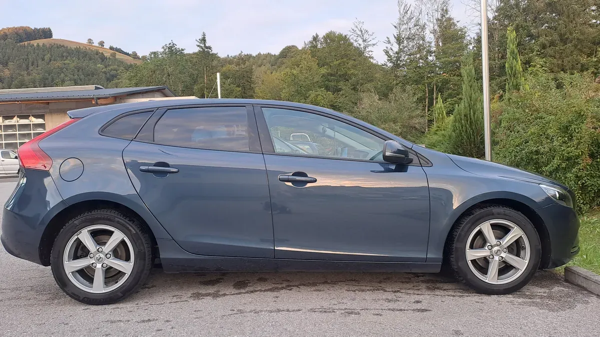 Volvo V40 2018 photo 2