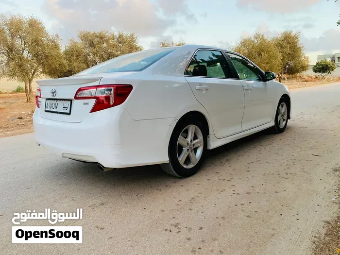 Toyota Camry 2014 photo 2