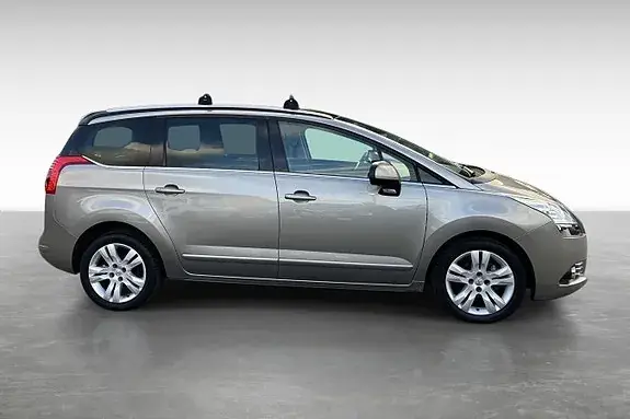 Peugeot 5008 2011 photo 4