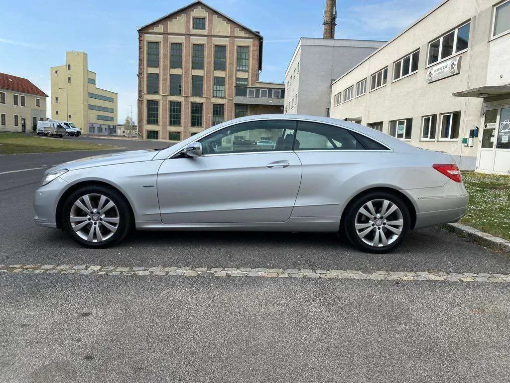 Mercedes-Benz Eklasse 2009 photo 2