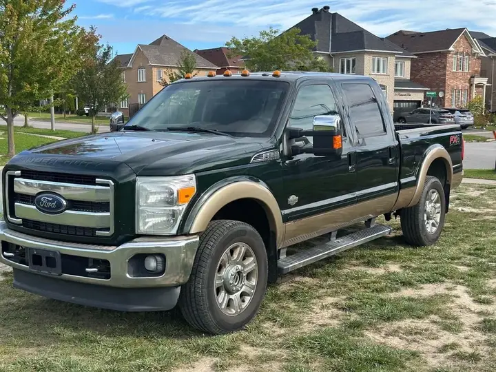 Ford E-350 2013 photo 2