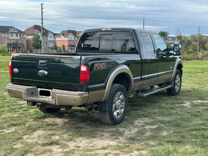 Ford E-350 2013 photo 3