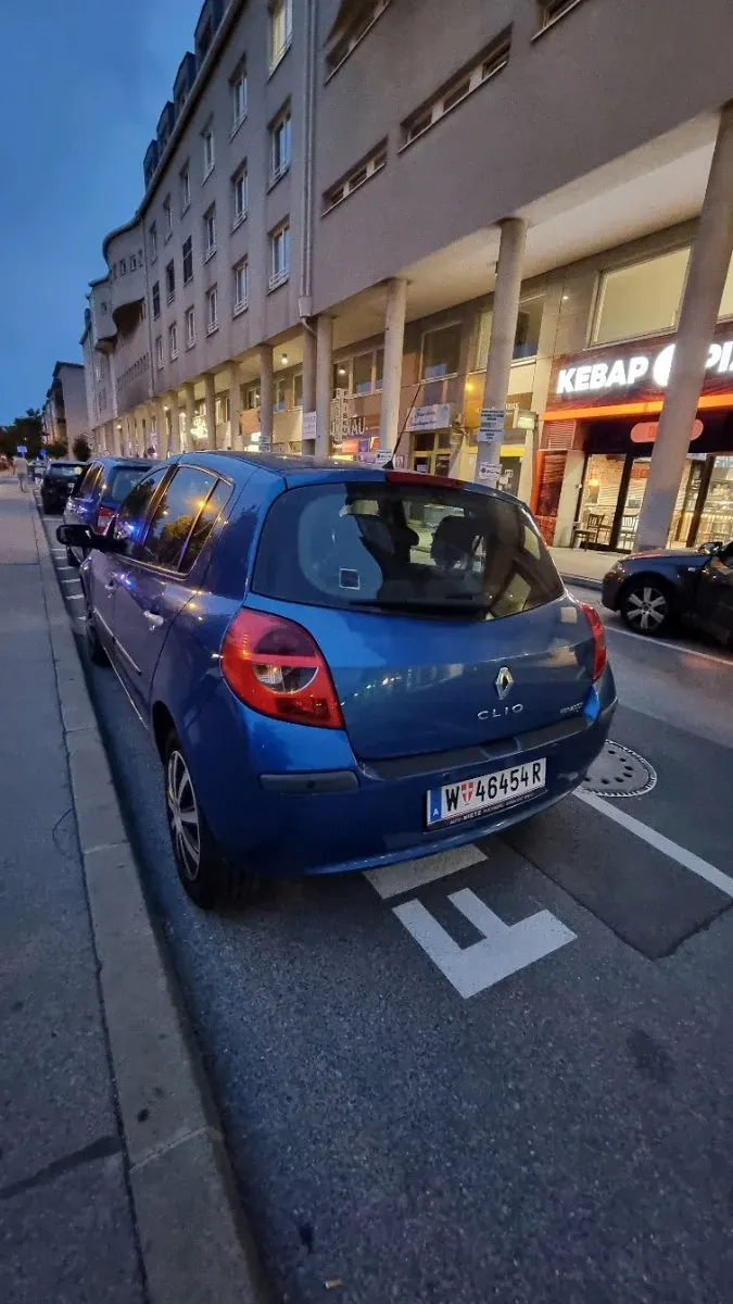 Renault Clio 2006 photo 2