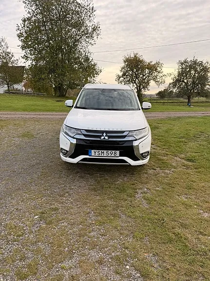 Mitsubishi Outlander 2018 photo 2