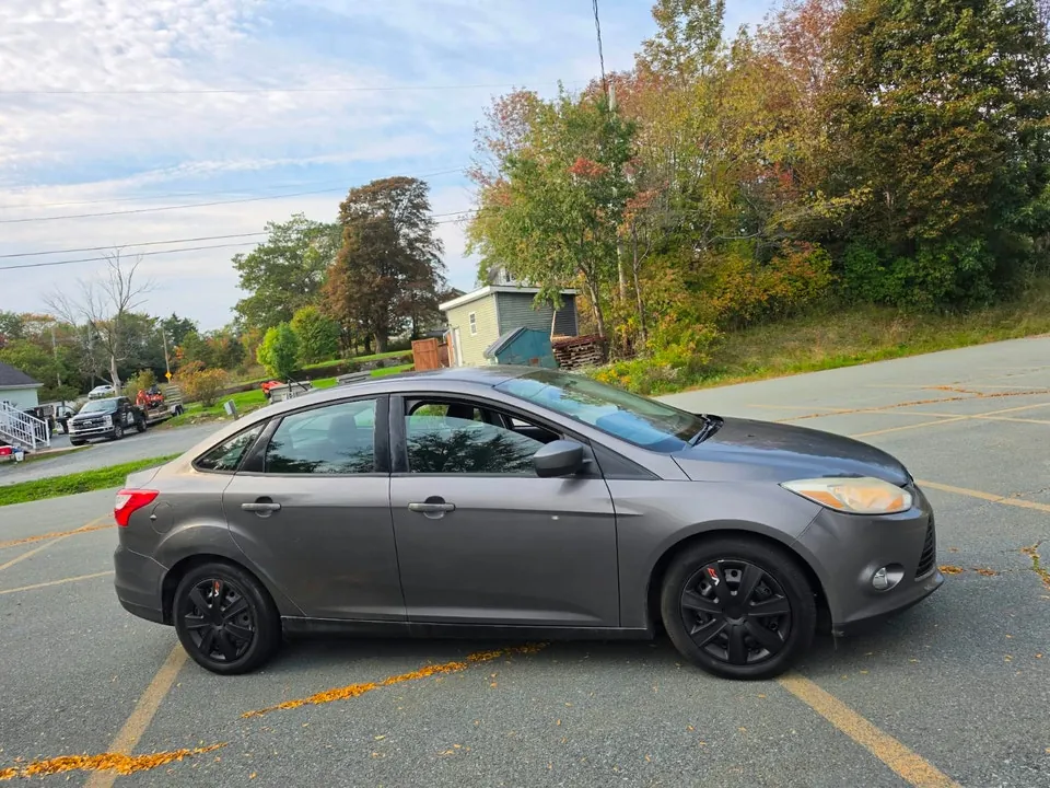 Ford Focus 2012 photo 3
