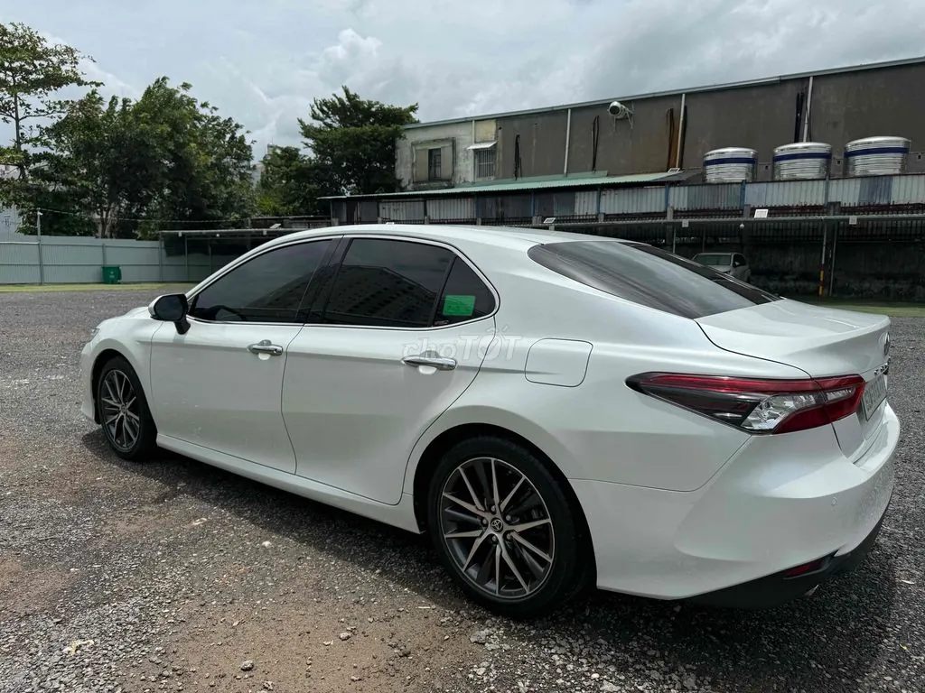 Toyota Camry 2022 photo 3