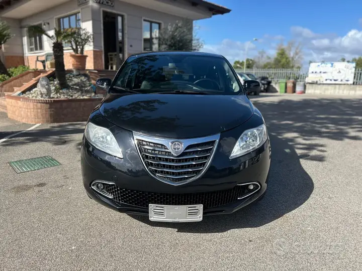 Lancia Ypsilon 2012 photo 2