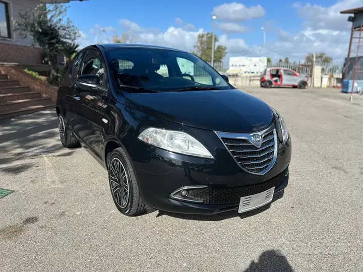 Lancia Ypsilon 2012 photo 3