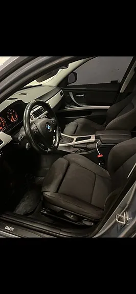 BMW 320D 2010 photo 4