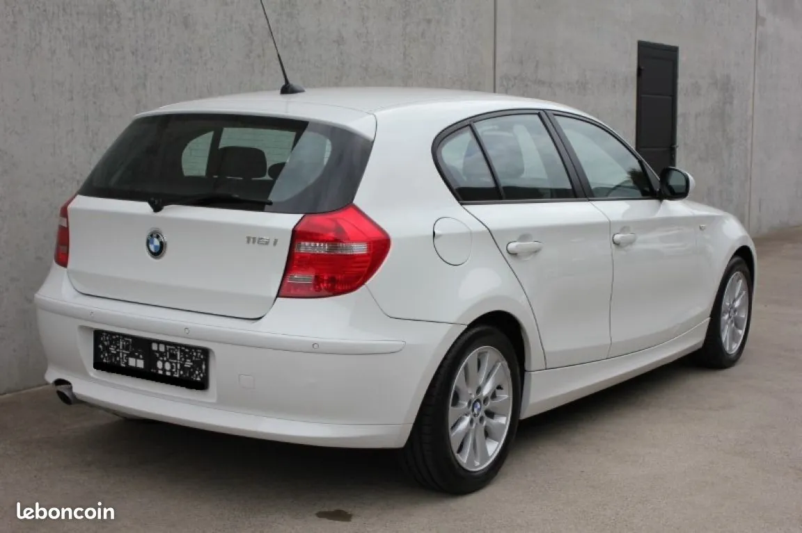 BMW 1 Series 2010 photo 4
